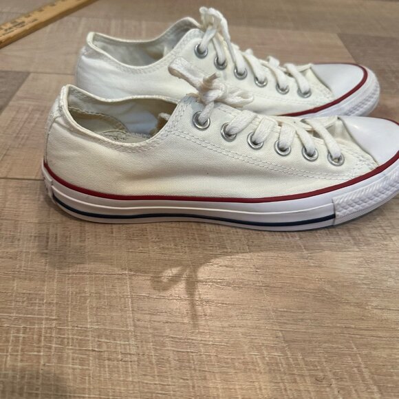 CONVERSE LOW TOP WHITE SNEAKERS MENS 5 WOMENS 7 - Picture 1 of 8
